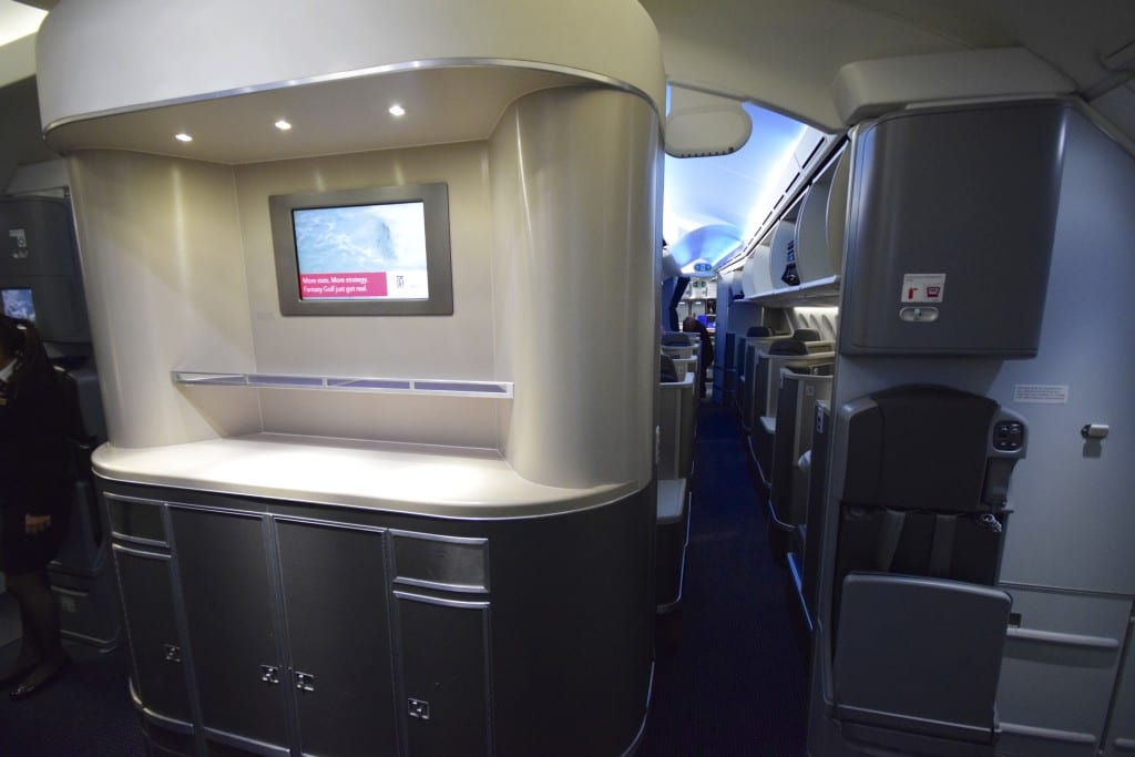 american airlines cabin