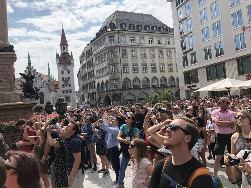 Tourists watching the glockenspiel, Munich