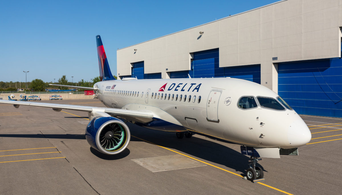 delta a220 plane