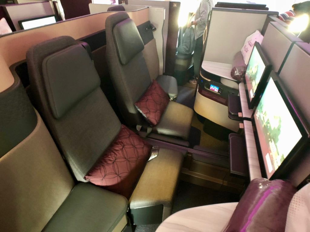 qatar qsuite honeymoon seats