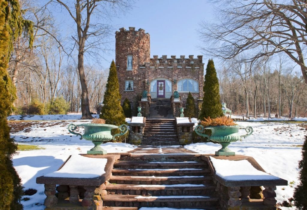 Spice Up Your Vacation With These Unique Airbnb Homes 8 unique airbnb homes