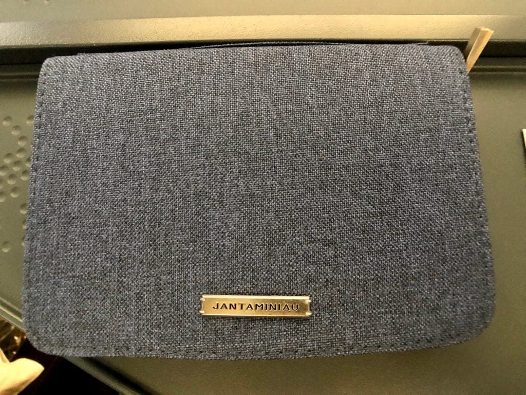 klm business class amenity kit