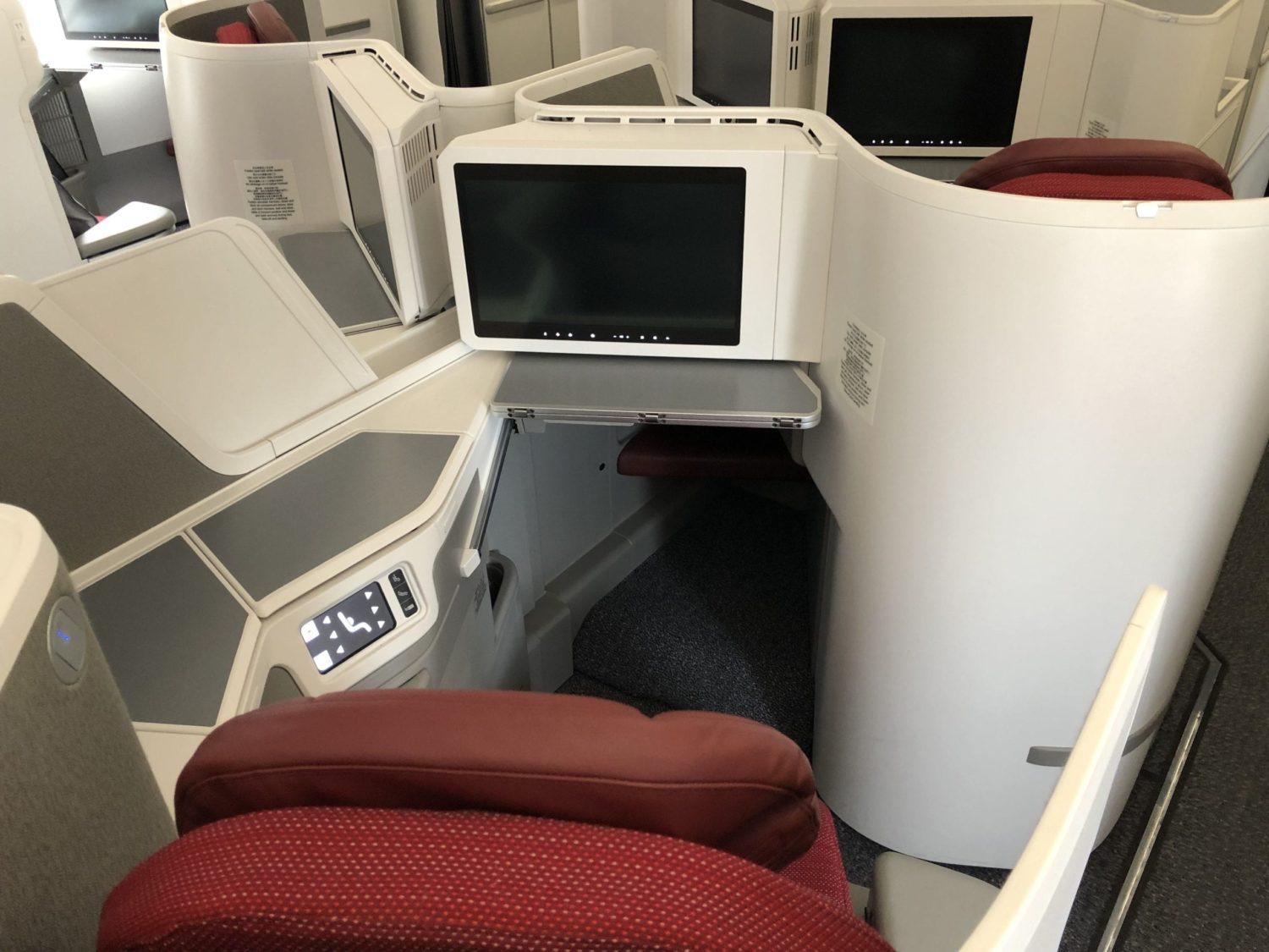 Flight Review: Hong Kong Airlines Business Class Hong Kong to Los Angeles