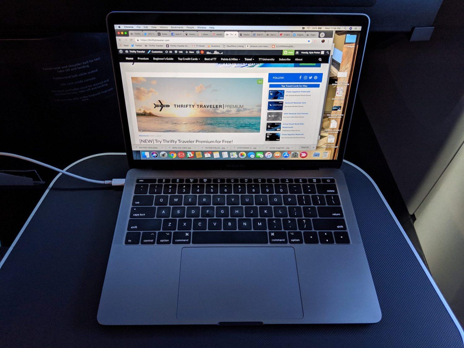 Delta One tray table