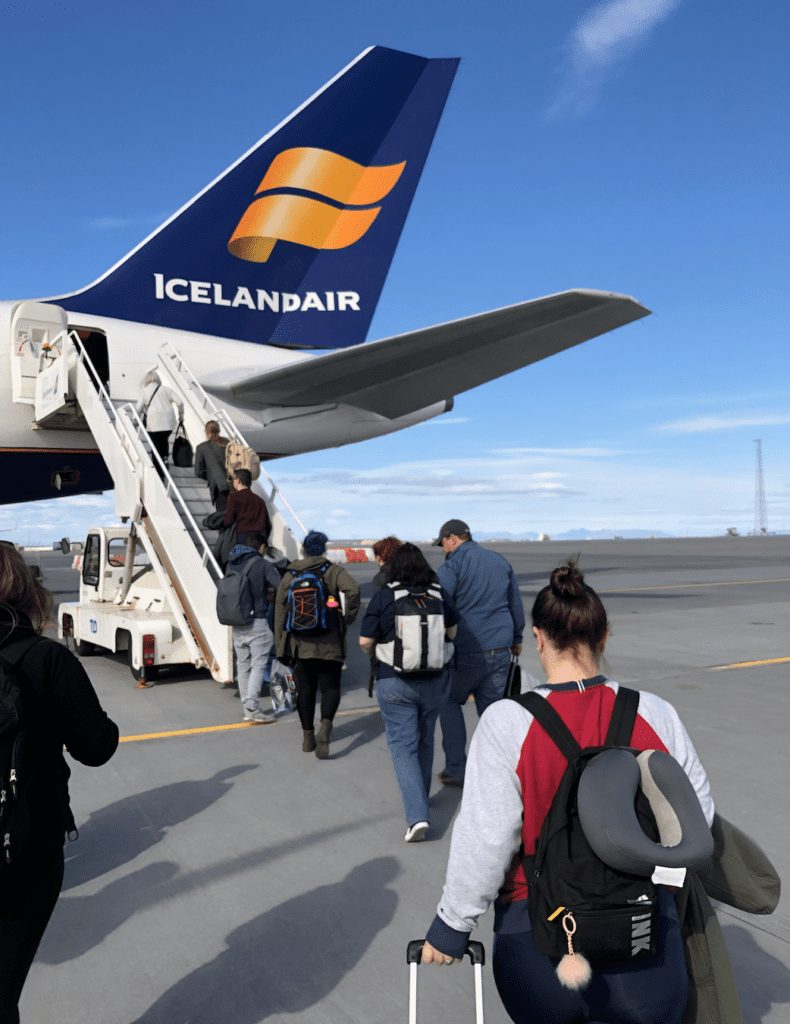 icelandair review boarding