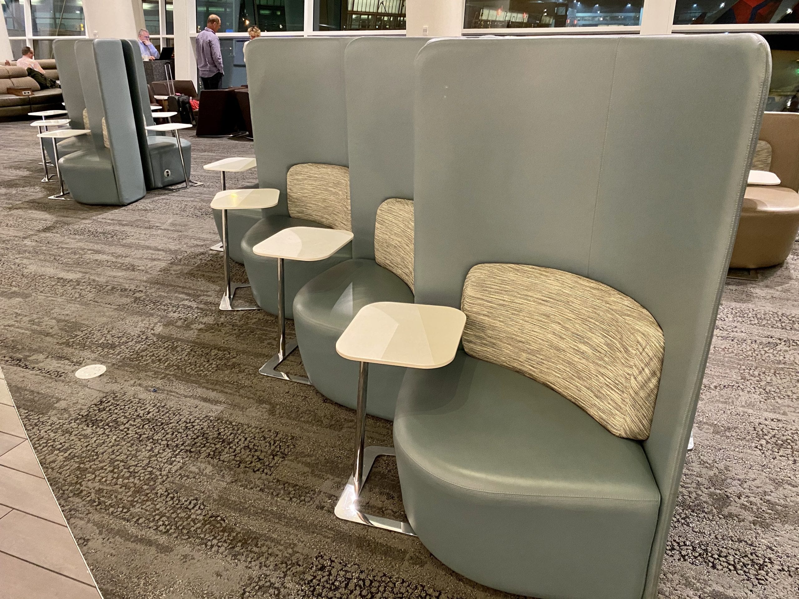delta sky club seattle chairs