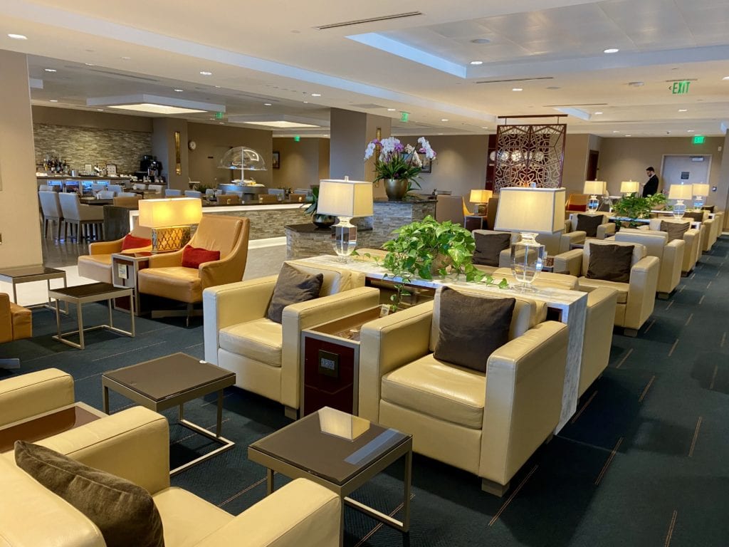 emirates first class lounge lax