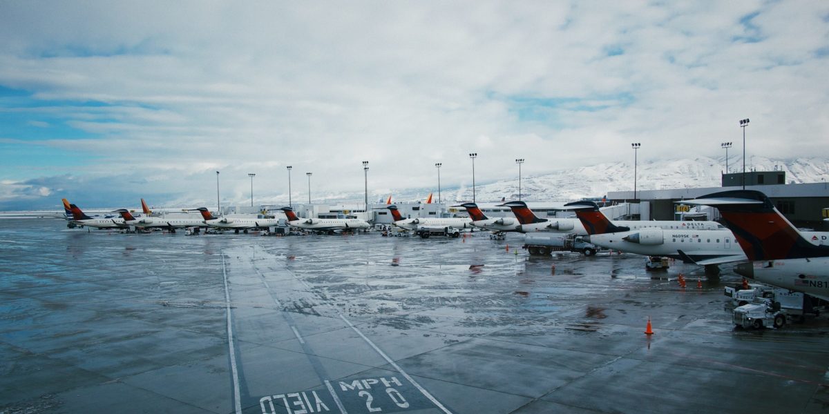 Delta passengers offered $10,000 to get off oversold flight