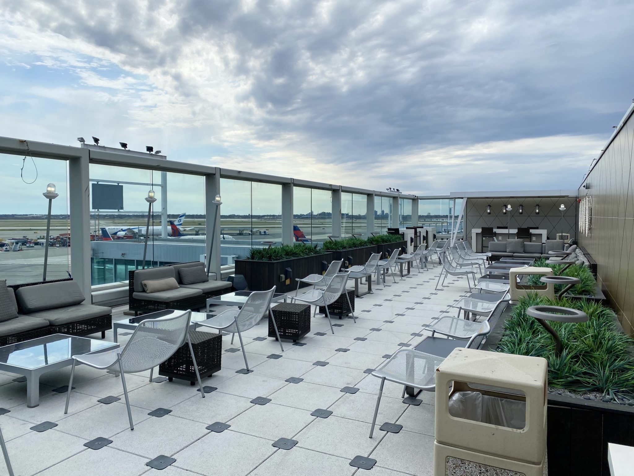 Delta Sky Club Access How to Get into the Lounge in 2024