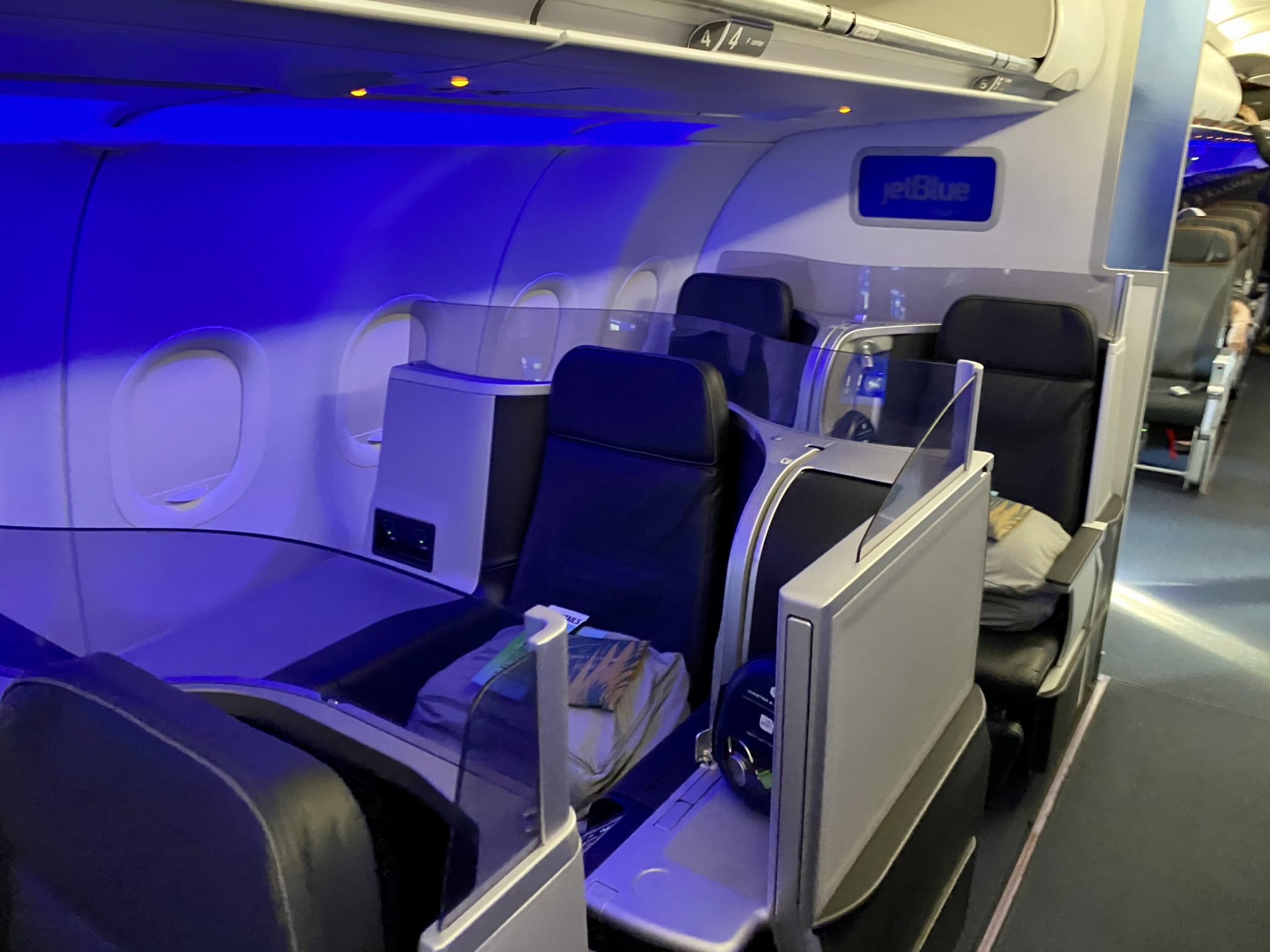 JetBlue Baggage Fees And How To Avoid Them in 2024
