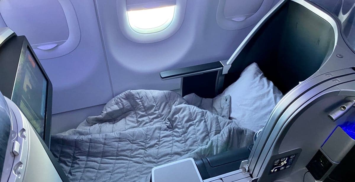 From Delta One to Emirates, 9 Ways to Fly Lie-Flat for Under $1,000