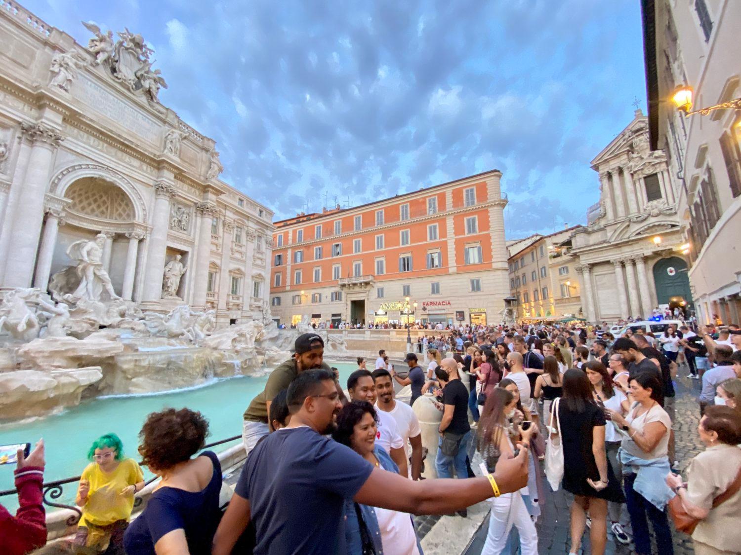 rome trevi fountain