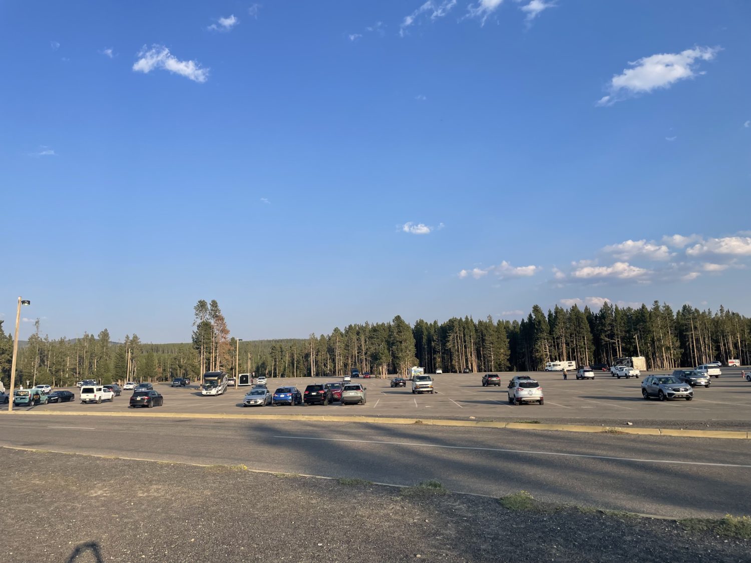 Old Faithful parking lots crowds