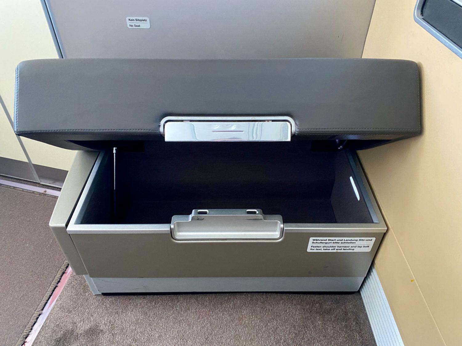 lufthansa first class storage