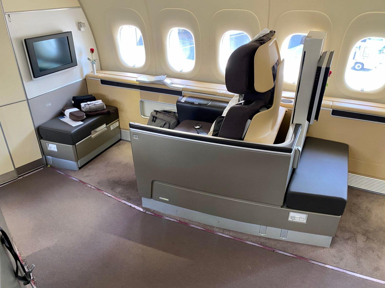 lufthansa first class seat