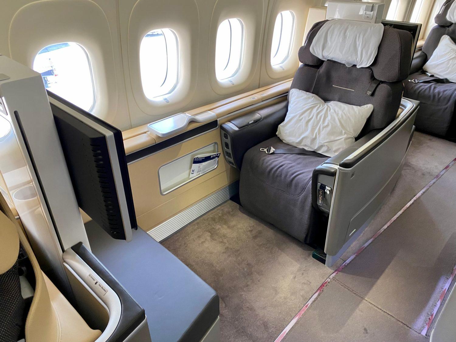 lufthansa first class seat