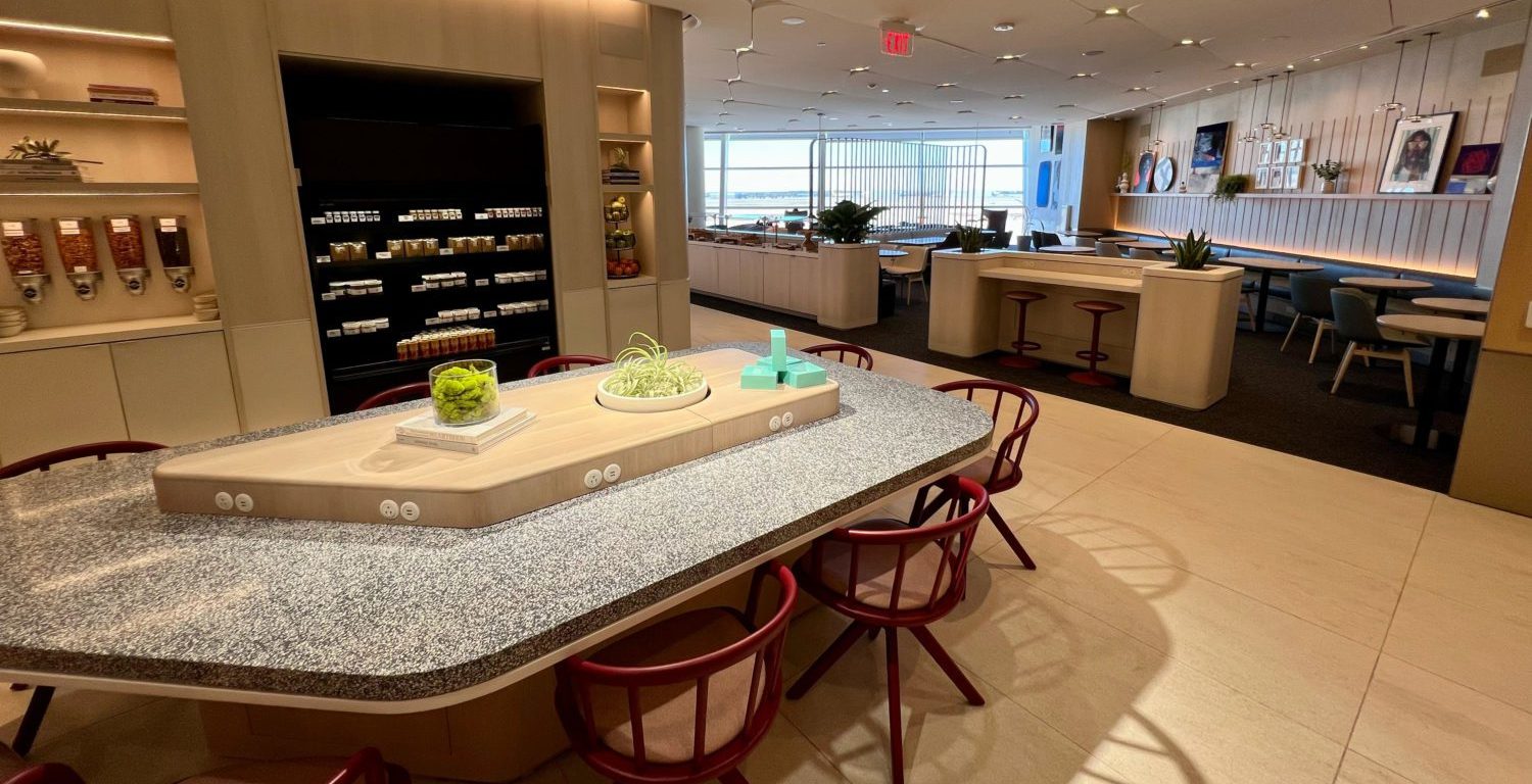 The Best There Is: Capital One Lounge in Dallas-Fort Worth (DFW) Review
