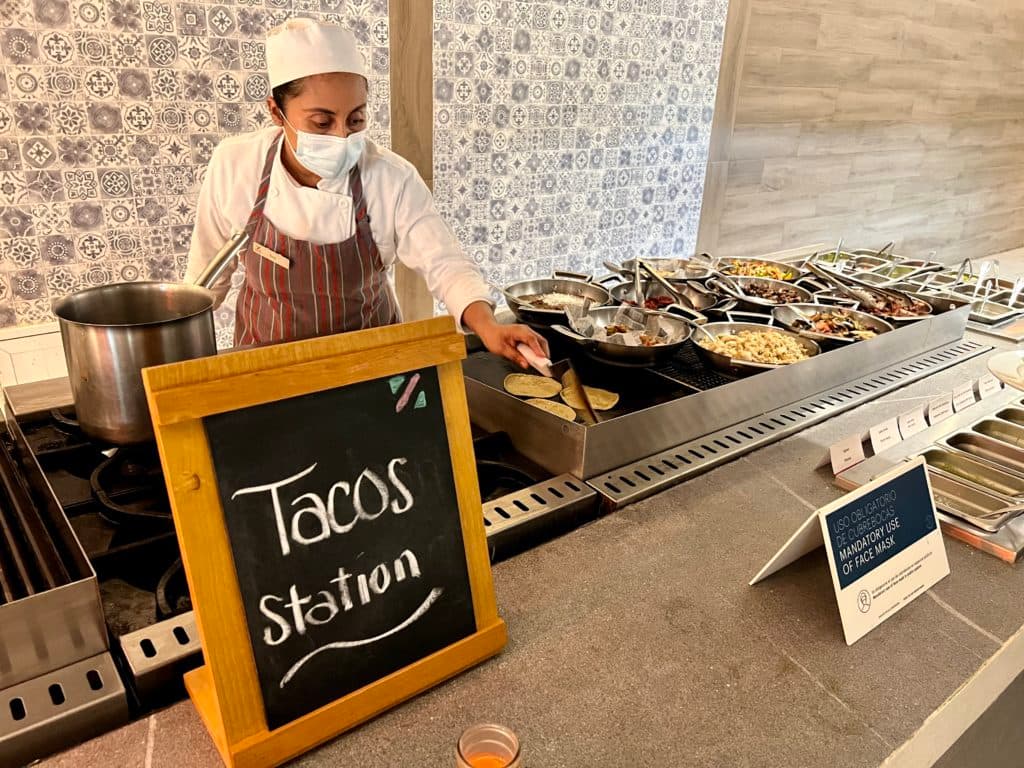 hyatt ziva riviera cancún buffet taco station