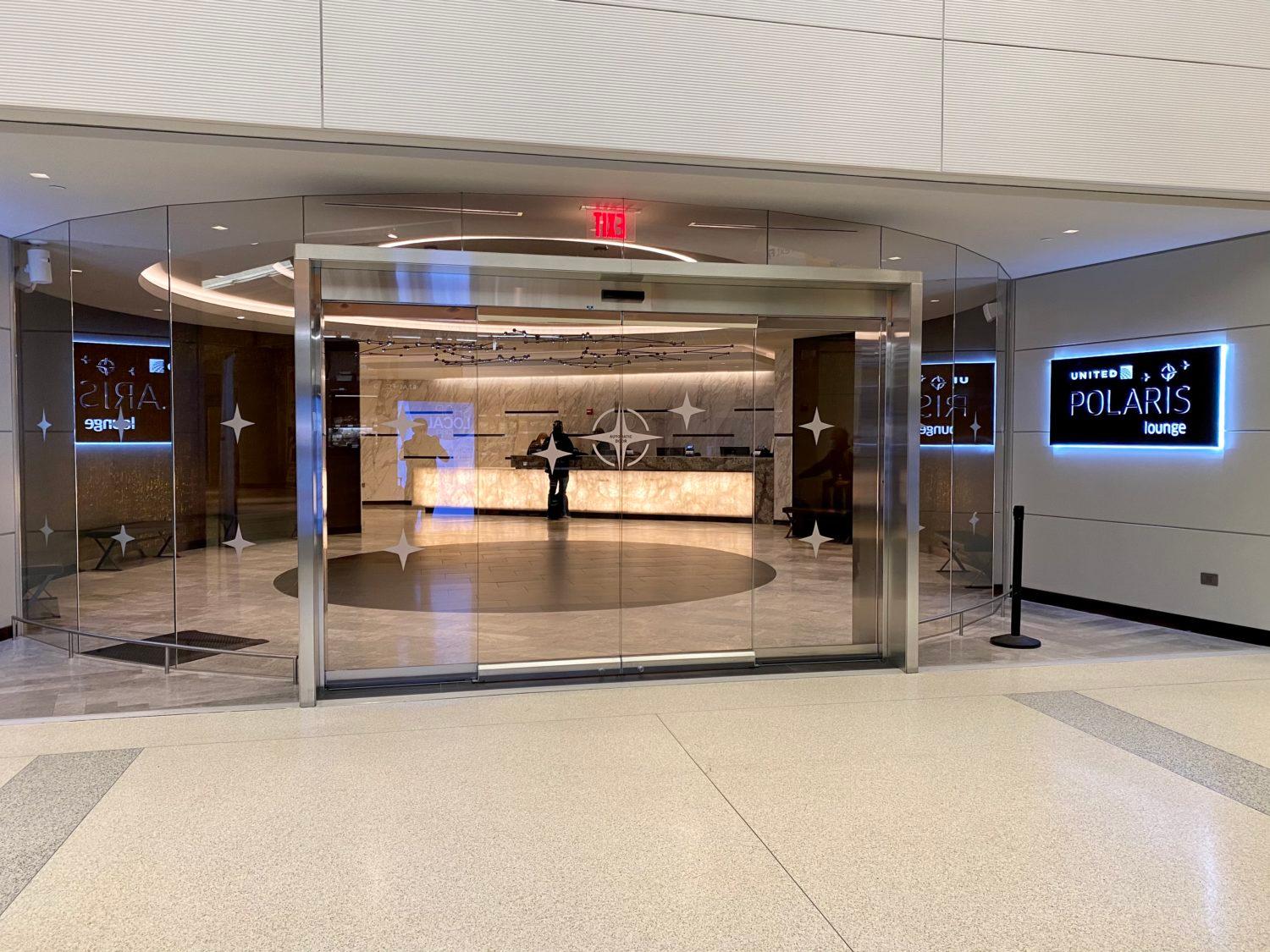 united polaris lounge newark entrance