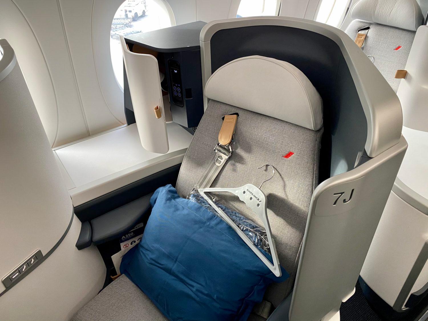 Flight Review: Air France Business Class on the Airbus A350, Paris