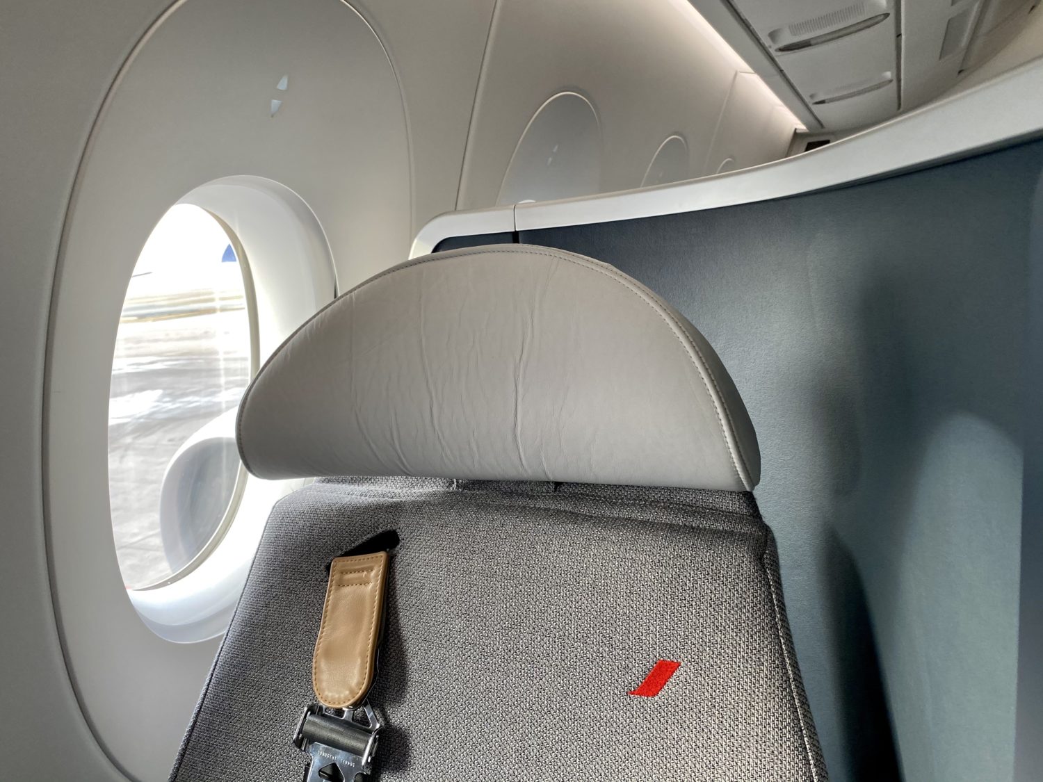 air france business class seat headrest
