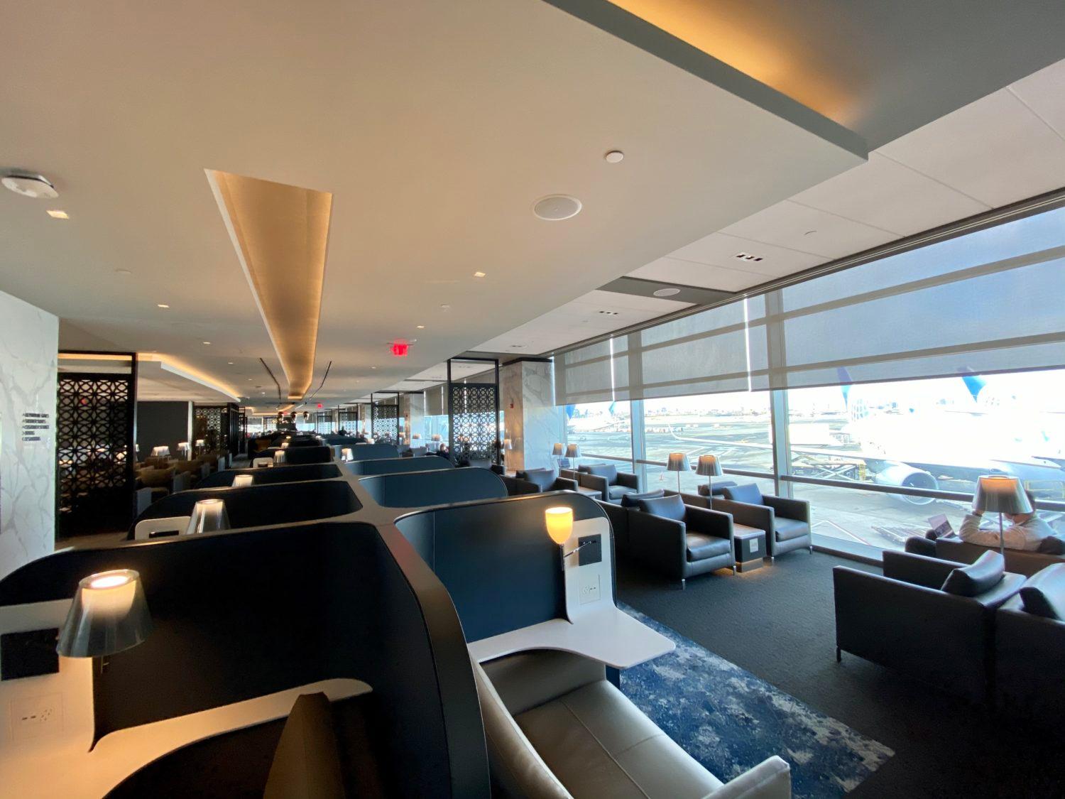 Review: United Polaris Lounge Newark (EWR) | Thrifty Traveler