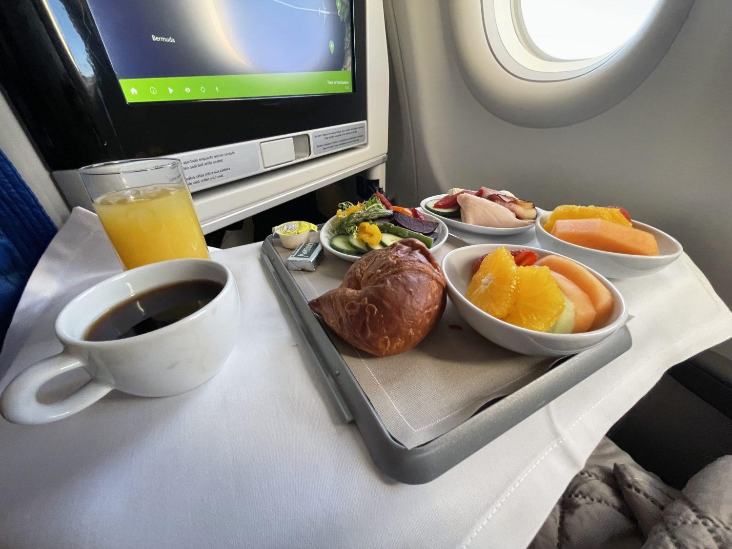 TAP business class breakfast