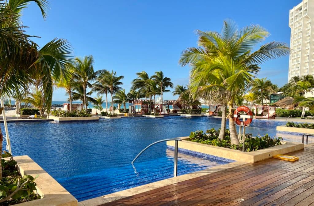 Hyatt Ziva cancun pool