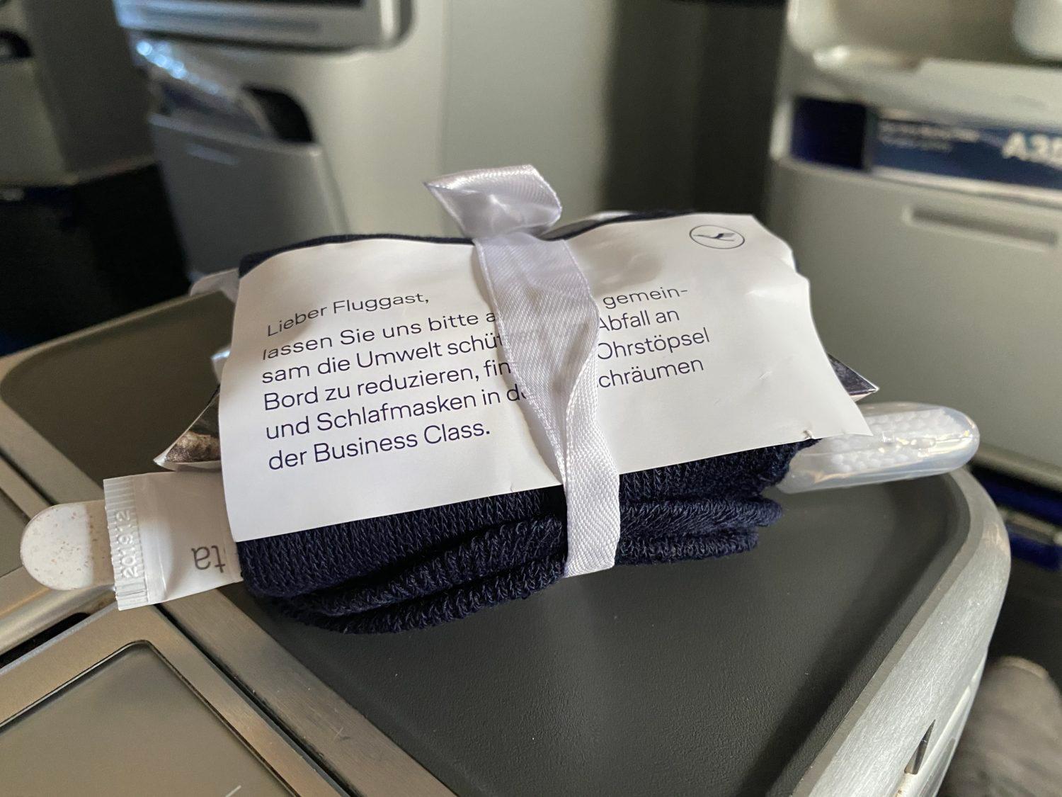 lufthansa business class amenity kit