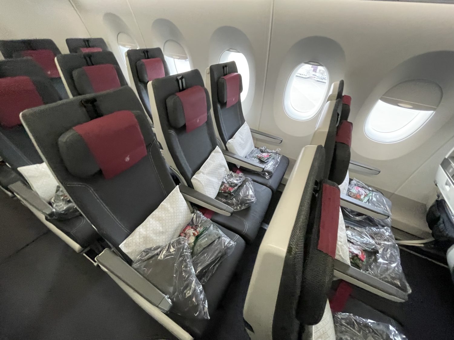 qatar airways economy review