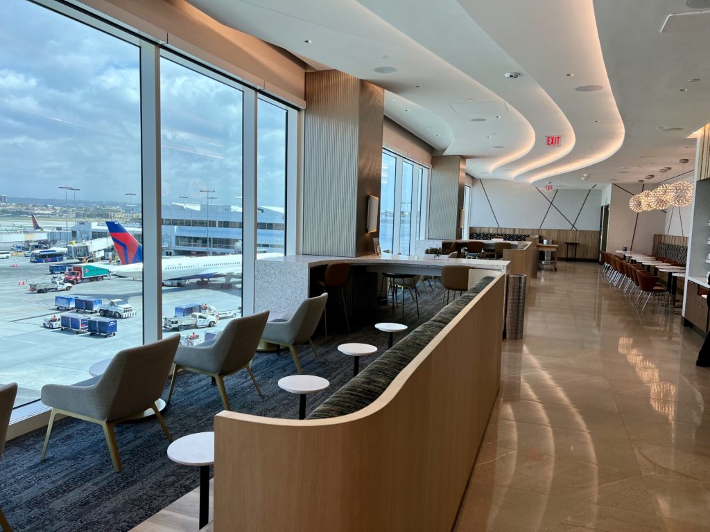 delta sky club los Angeles seating