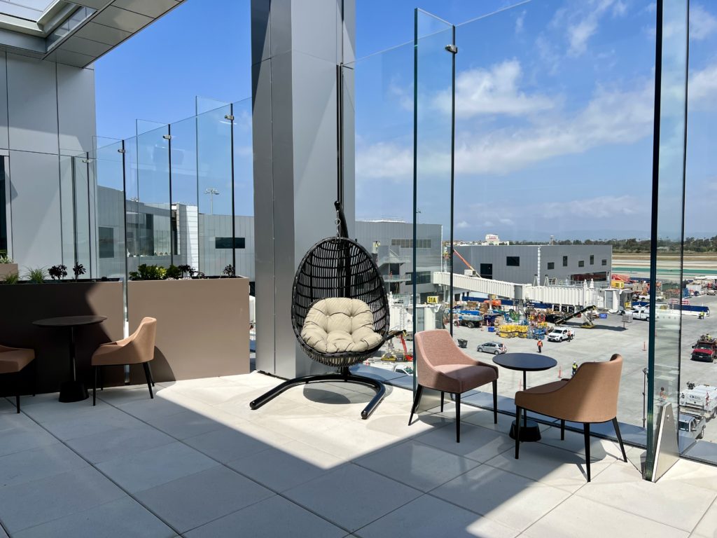 delta sky club los Angeles outdoor terrace