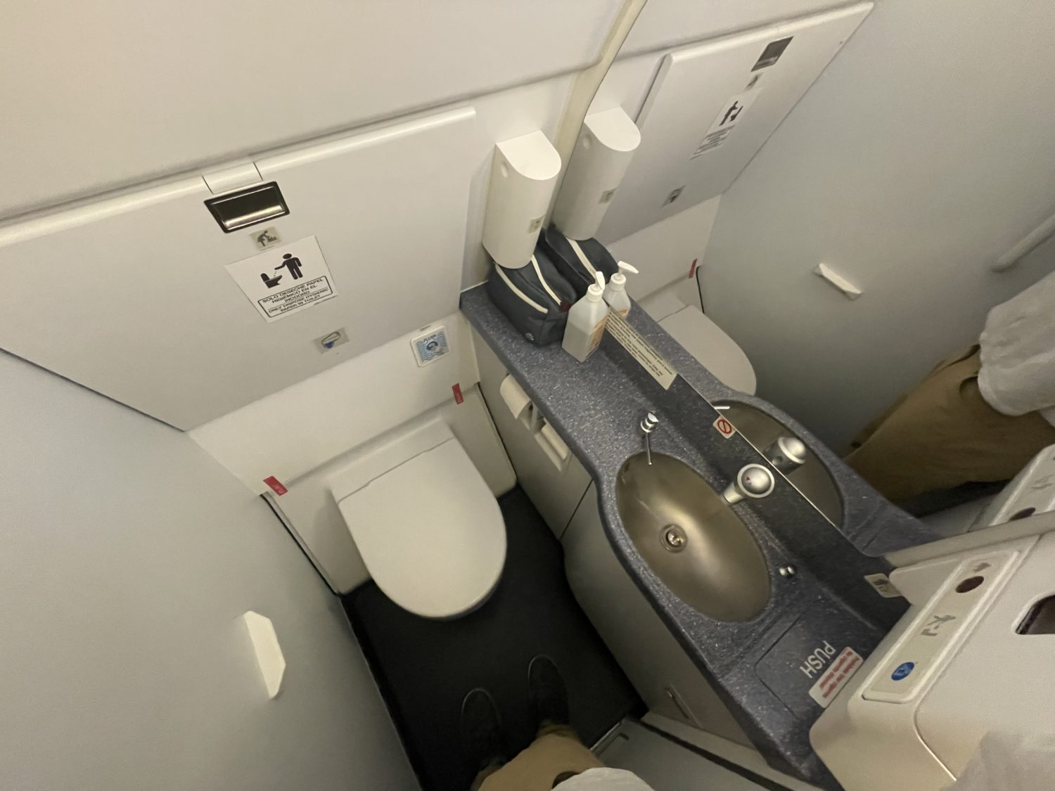 PLAY airlines review - lavatory overview
