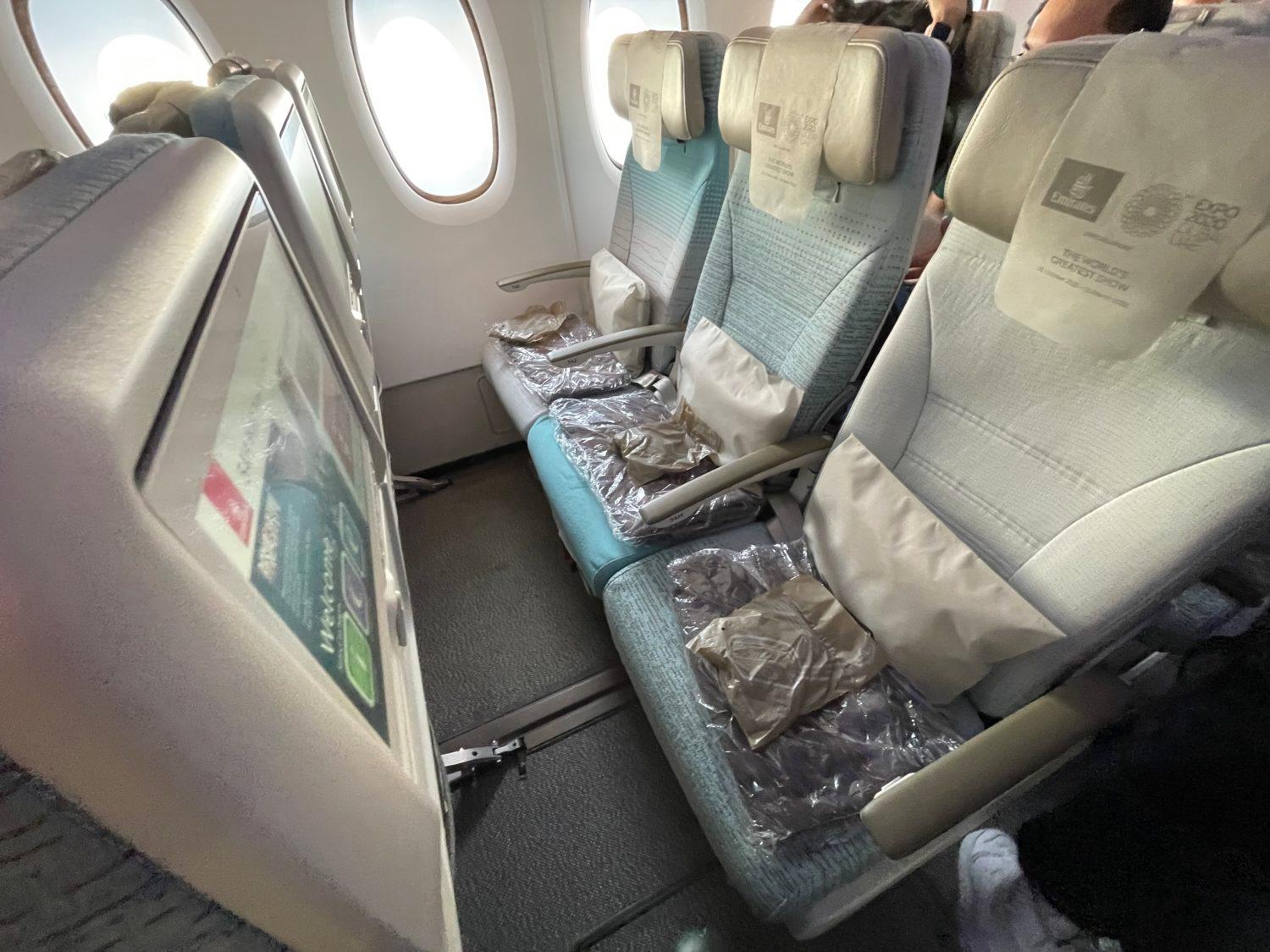 Emirates Economy Class Seat Pitch 8248