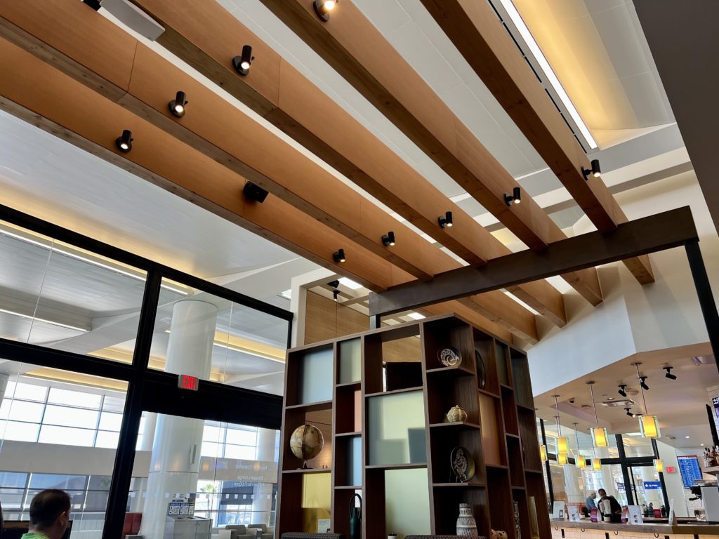 Tiny But Pretty Escape Lounge in Phoenix Terminal 3 Review