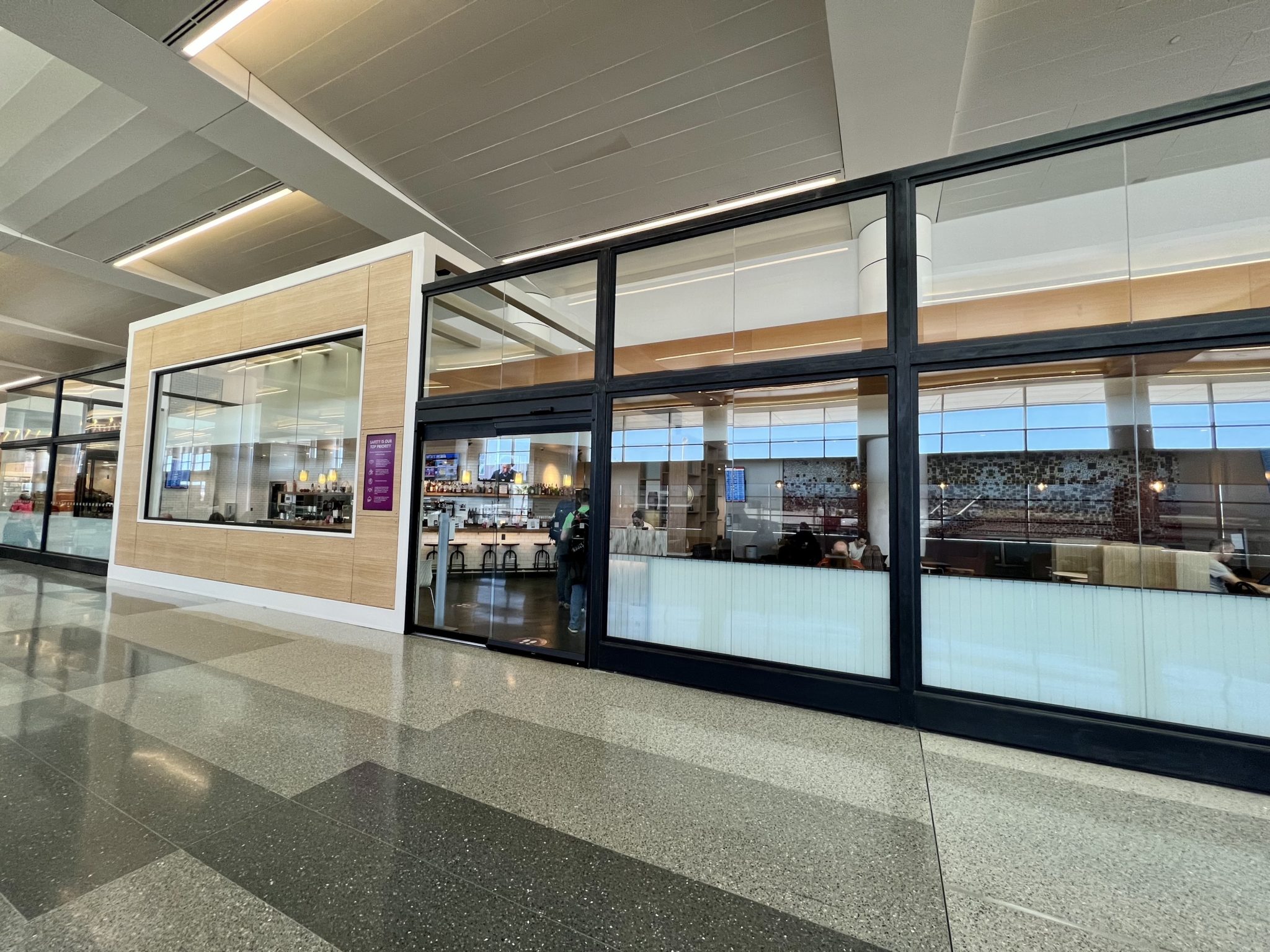 Tiny But Pretty Escape Lounge in Phoenix Terminal 3 Review