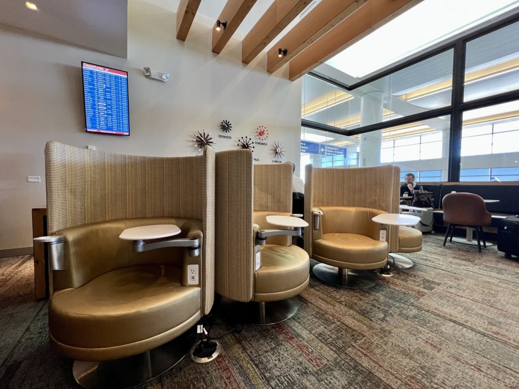 Tiny But Pretty Escape Lounge in Phoenix Terminal 3 Review