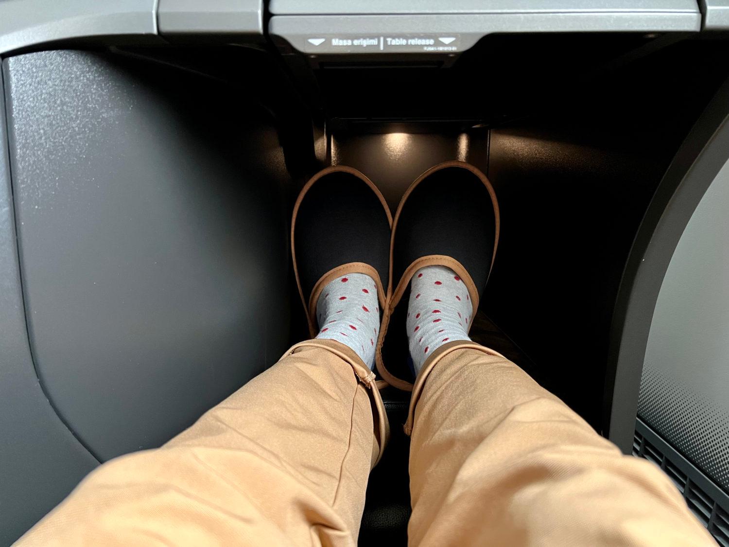 turkish airlines business class footwell