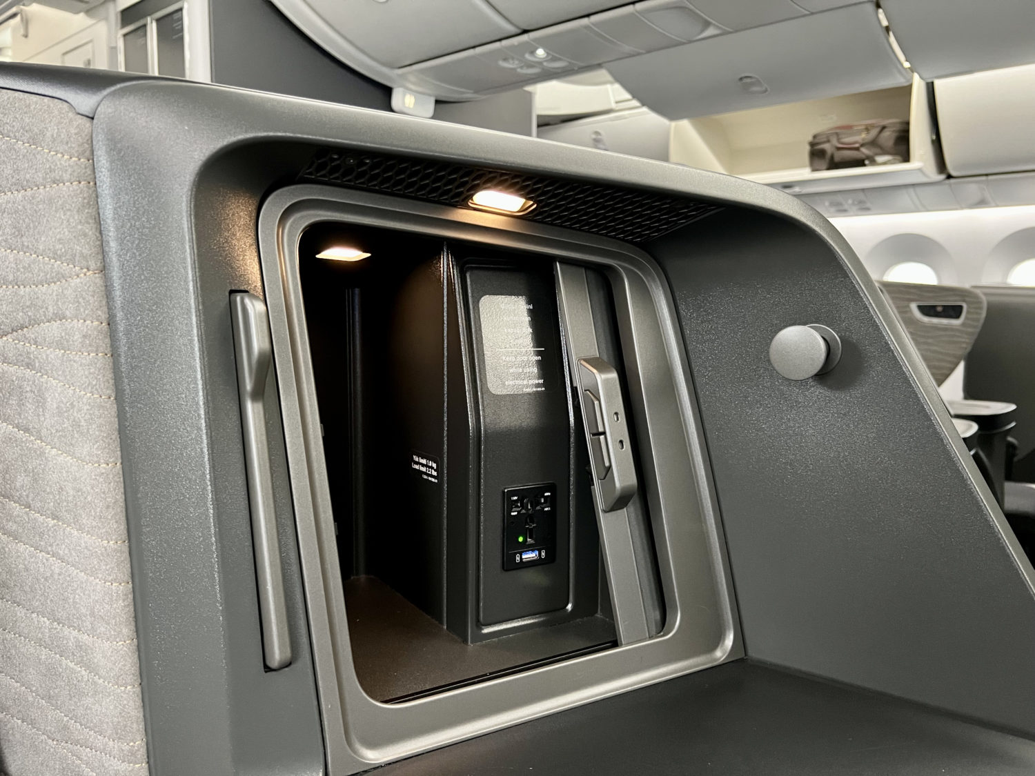 turkish airlines business class storage