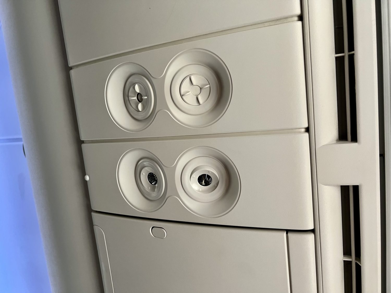 turkish airlines business class air vents