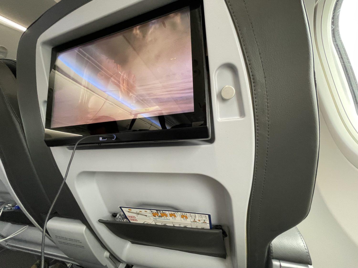 Icelandair Saga Premium business class entertainment