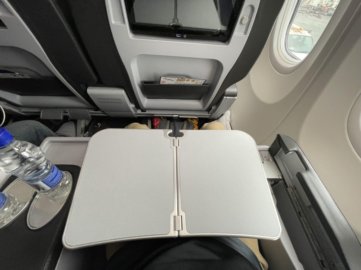 Icelandair business class Saga Premium