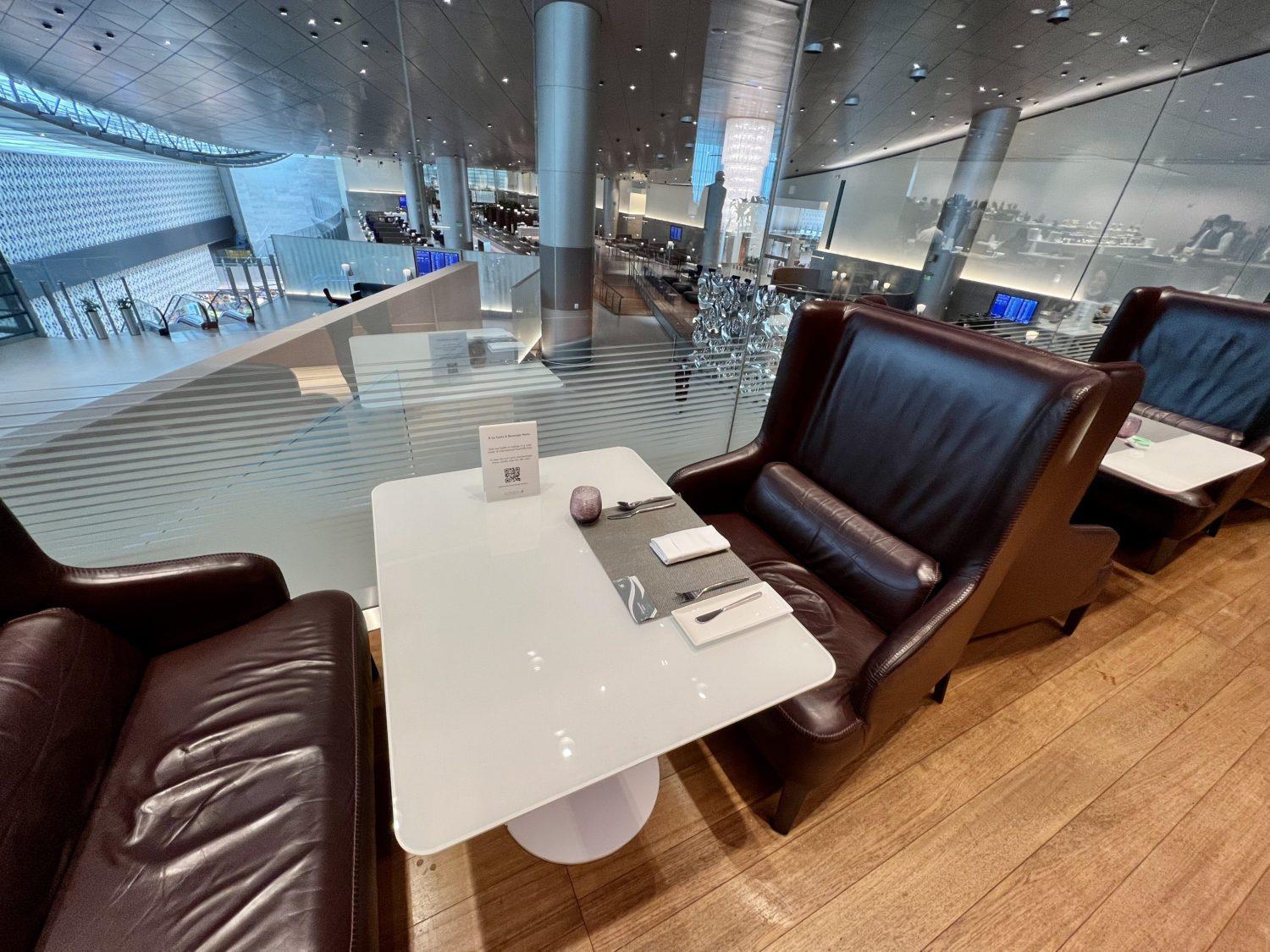 dining table al mourjan business lounge