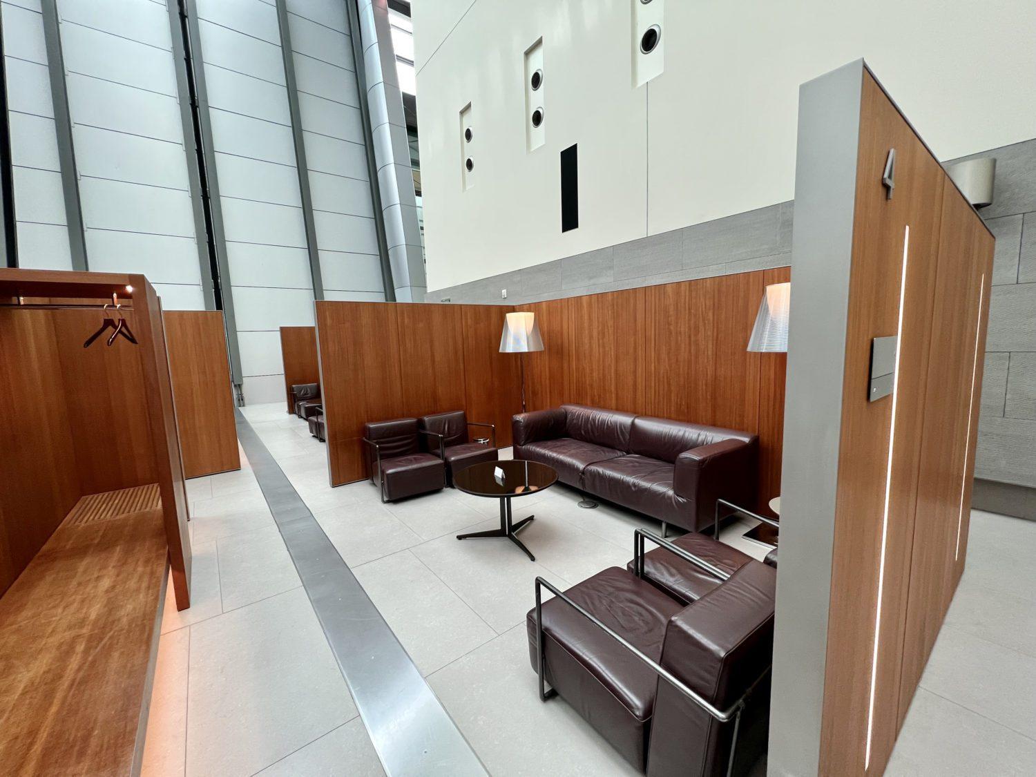 al mourjan business lounge family room