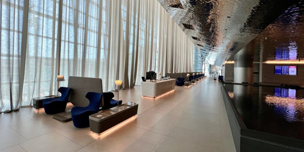 qatar airways al mourjan business lounge