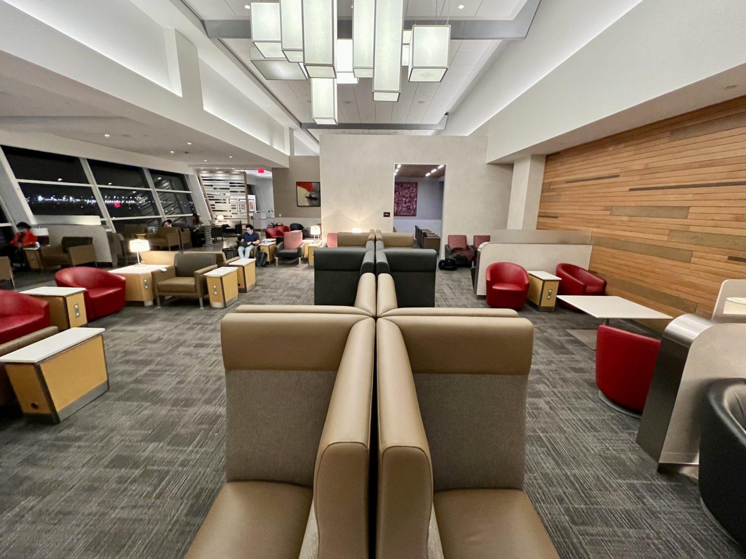 aa flagship lounge dallas