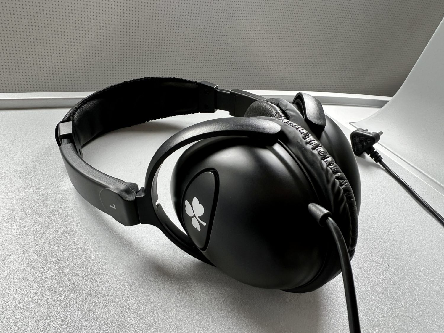 aer lingus business class headphones  Aer Lingus Business Class Review, A321 Dublin to Washington, DC &#8211; Thrifty Traveler aer lingus business class headphones scaled