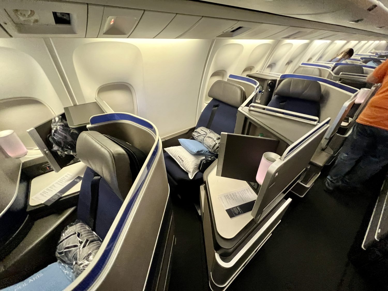united polaris business class cabin  United Polaris Business Class Review on the 767-300ER &#8211; Thrifty Traveler united polaris cabin 5 scaled