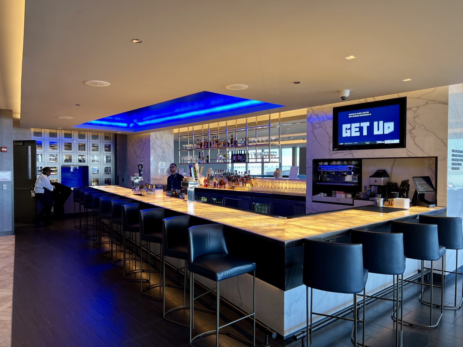united polaris lounge bar  Beautiful But Busy: United Polaris Lounge Chicago-O&#039;Hare (ORD) Review – Thrifty Traveler &#8211; Thrifty Traveler united polaris lounge chicago bar scaled