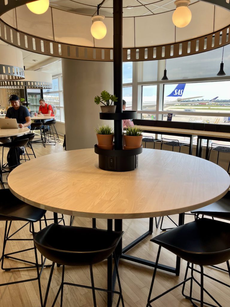 SAS lounge ORD